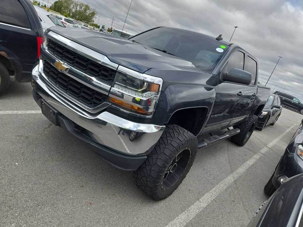 2018 Chevrolet Silverado 1500 Image 2