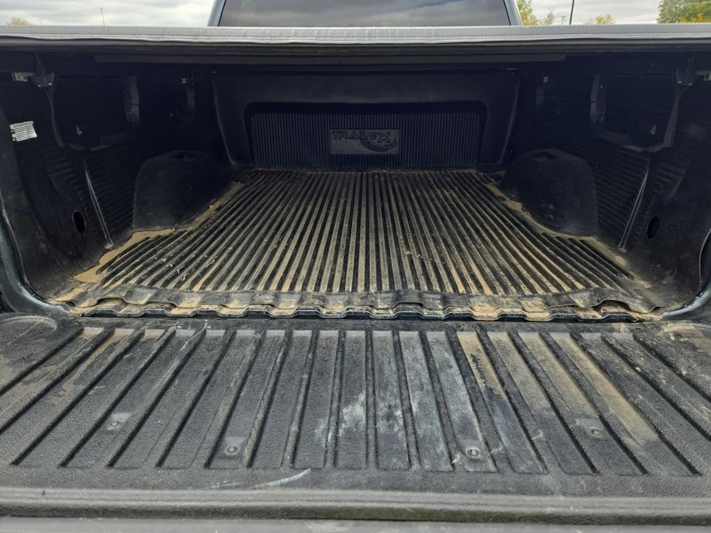 2018 Chevrolet Silverado 1500 Image 9