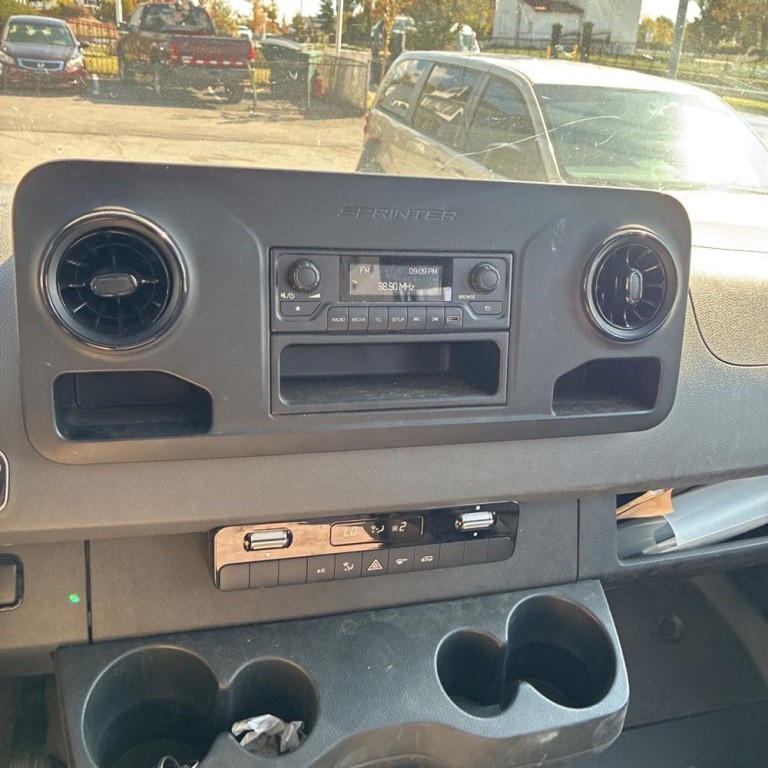 2021 Mercedes-Benz Sprinter Image 9