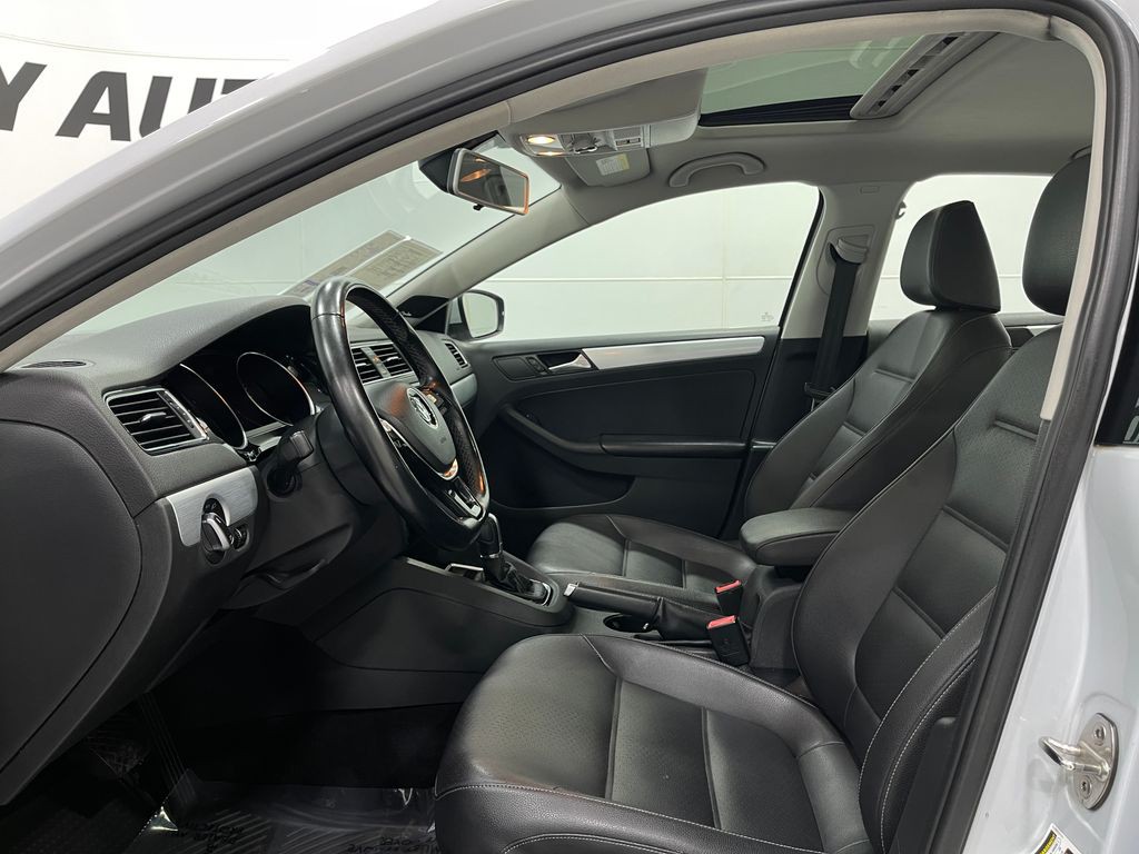 2018 Volkswagen Jetta Image 13