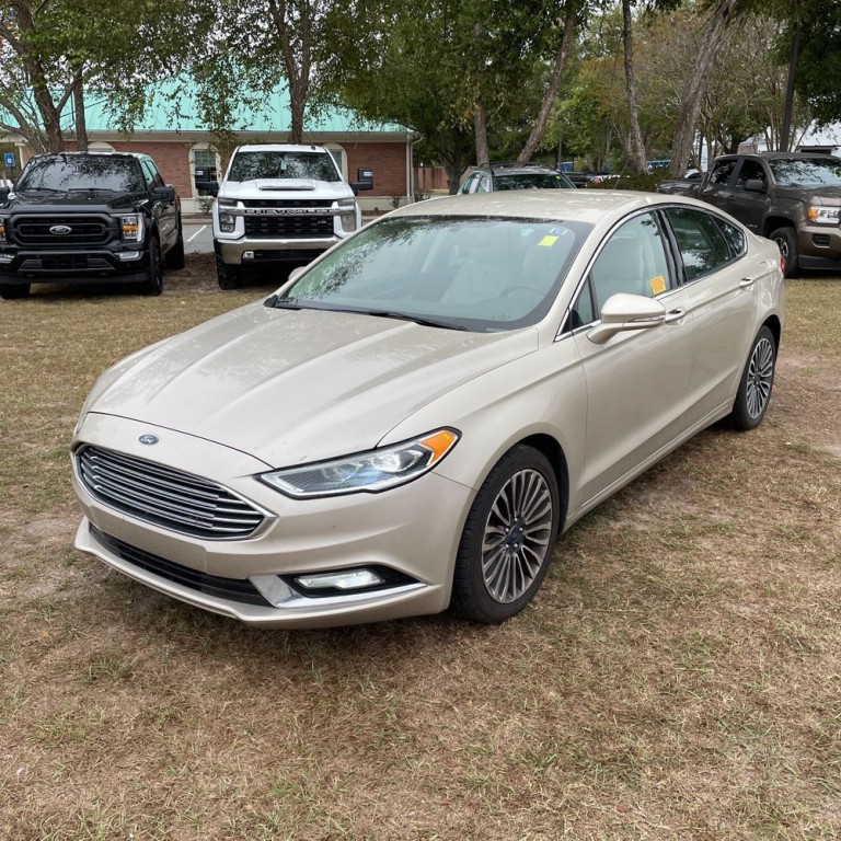 2017 Ford Fusion Image 2
