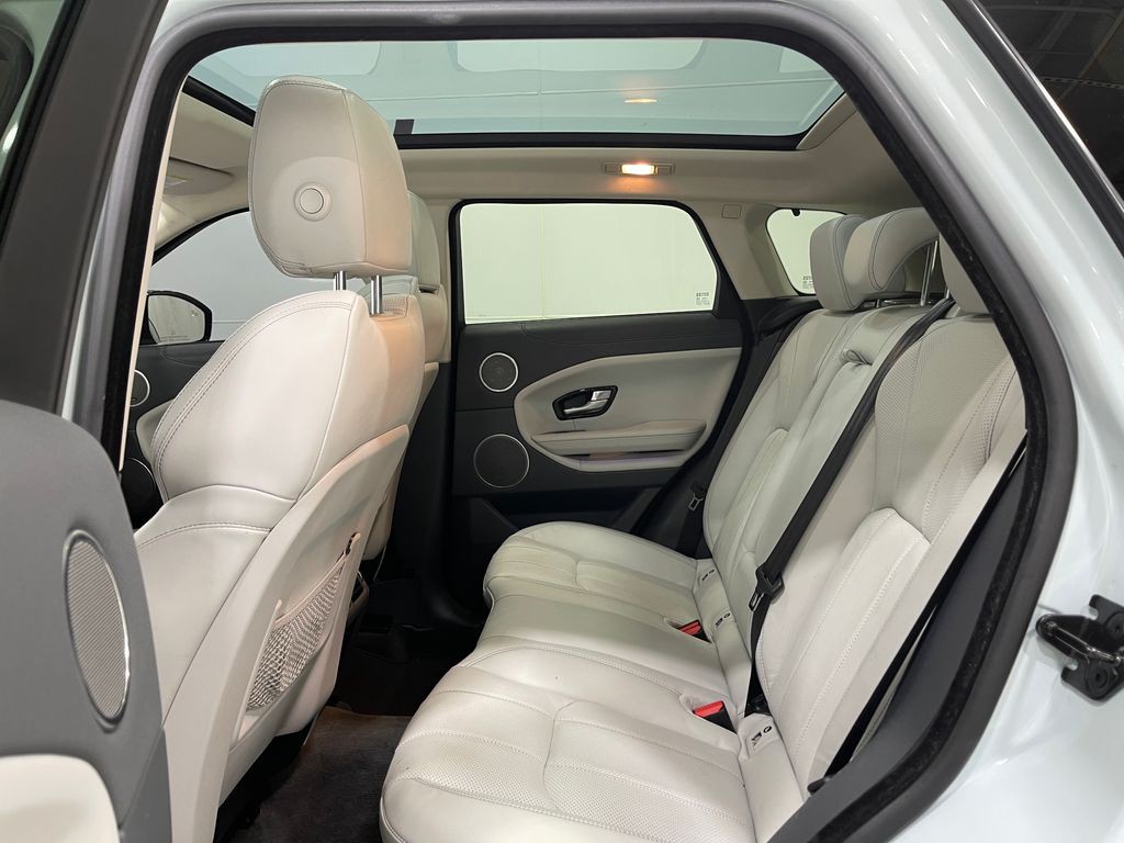 2016 Land Rover Range Rover Evoque Image 31