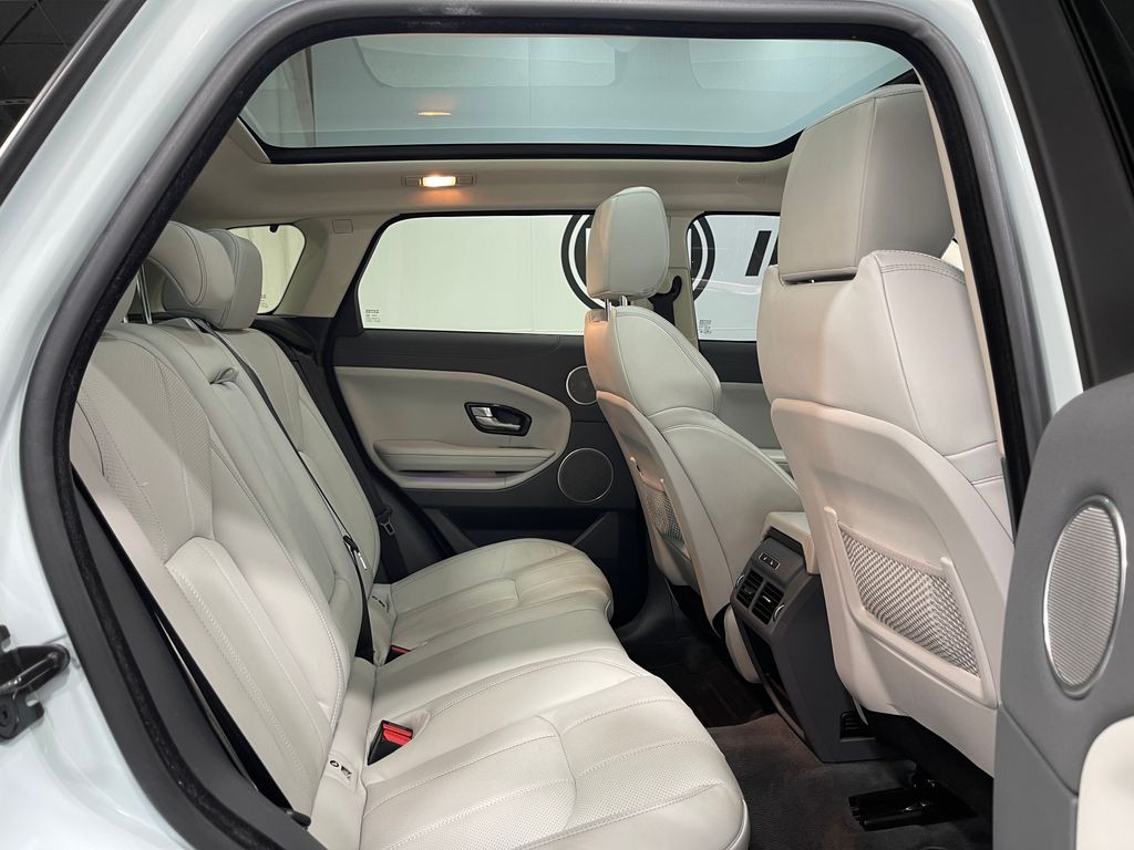 2016 Land Rover Range Rover Evoque Image 32