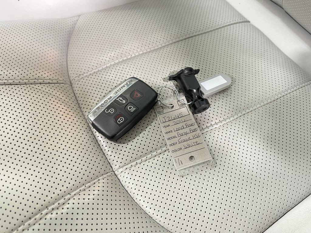 2016 Land Rover Range Rover Evoque Image 38