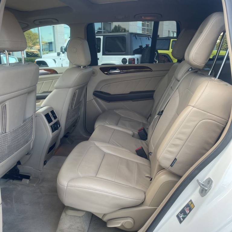 2015 Mercedes-Benz GL-Class Image 16