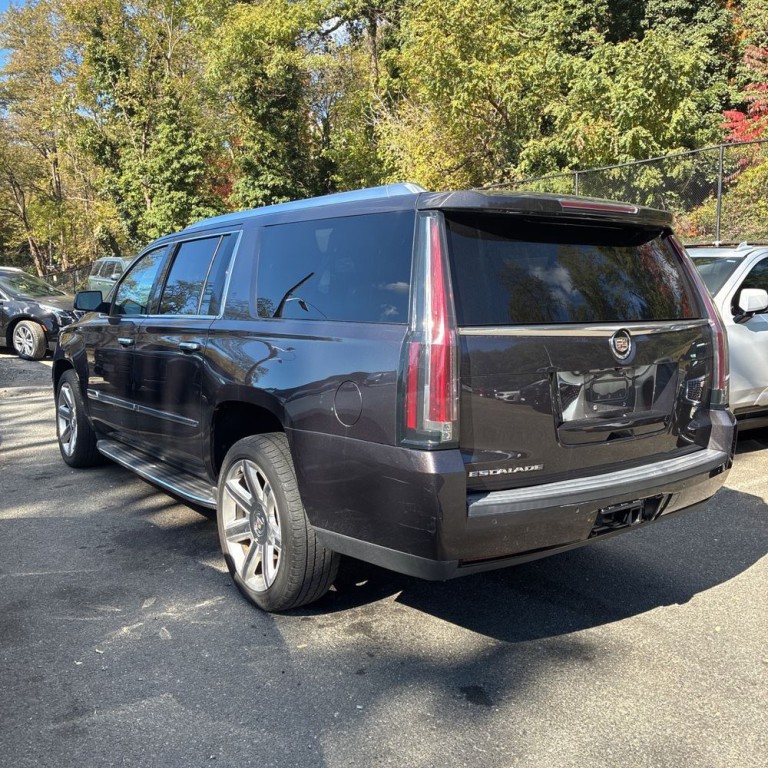 2015 Cadillac Escalade Image 7