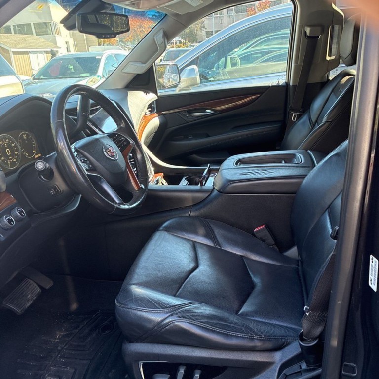 2015 Cadillac Escalade Image 8