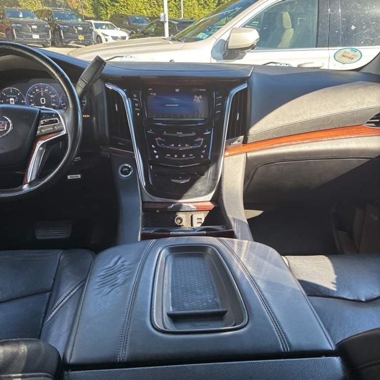 2015 Cadillac Escalade Image 12