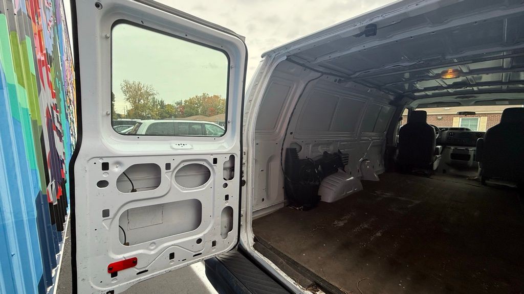 2013 Ford E-150 Image 8