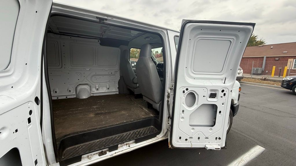2013 Ford E-150 Image 9