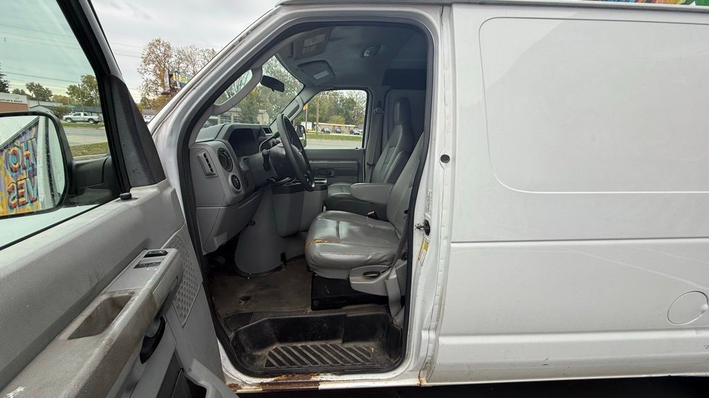 2013 Ford E-150 Image 10