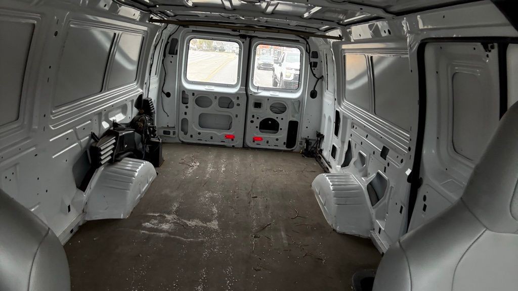 2013 Ford E-150 Image 14