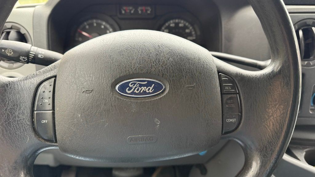 2013 Ford E-150 Image 16