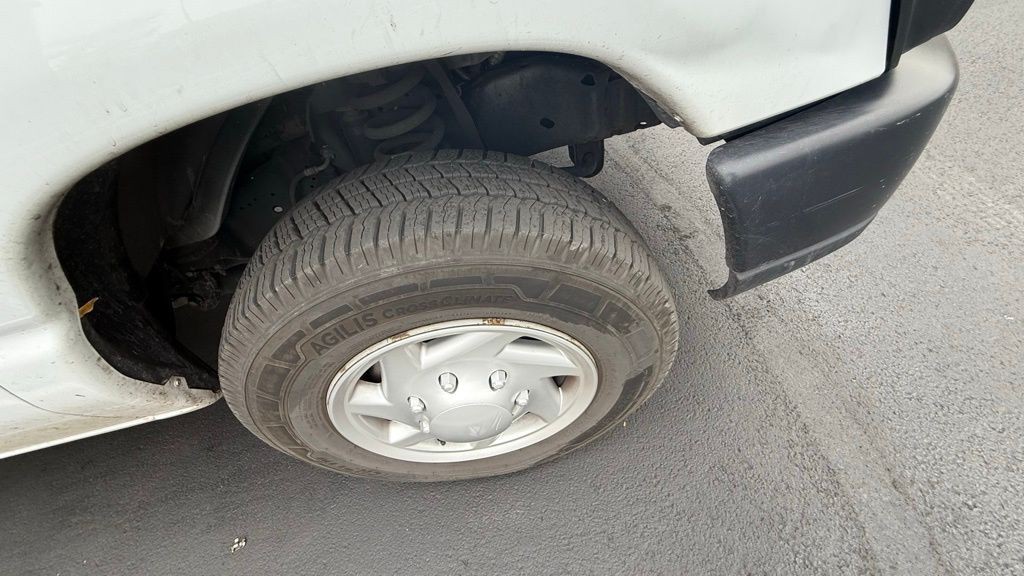 2013 Ford E-150 Image 22