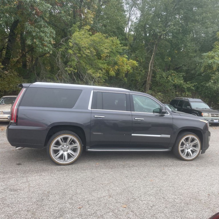 2016 Cadillac Escalade Image 3