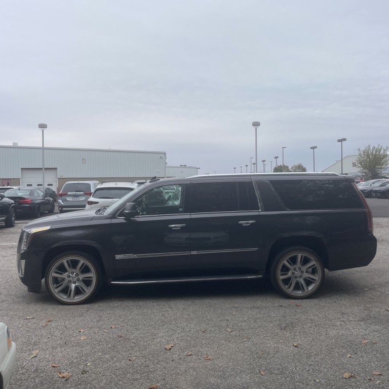 2016 Cadillac Escalade Image 4