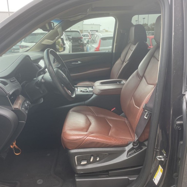 2016 Cadillac Escalade Image 7