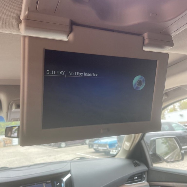 2016 Cadillac Escalade Image 16