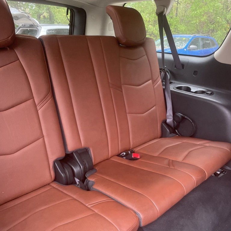 2016 Cadillac Escalade Image 18