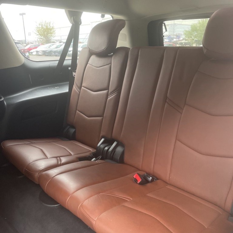 2016 Cadillac Escalade Image 19