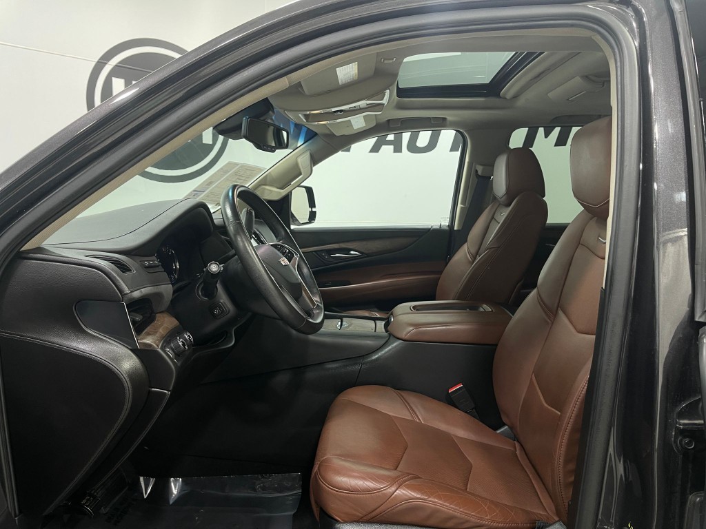 2016 Cadillac Escalade Image 12