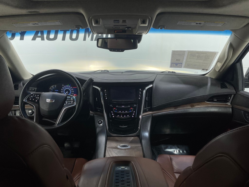 2016 Cadillac Escalade Image 15