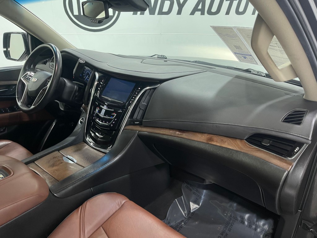 2016 Cadillac Escalade Image 16