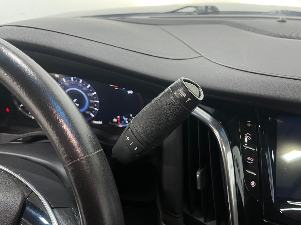 2016 Cadillac Escalade Image 25