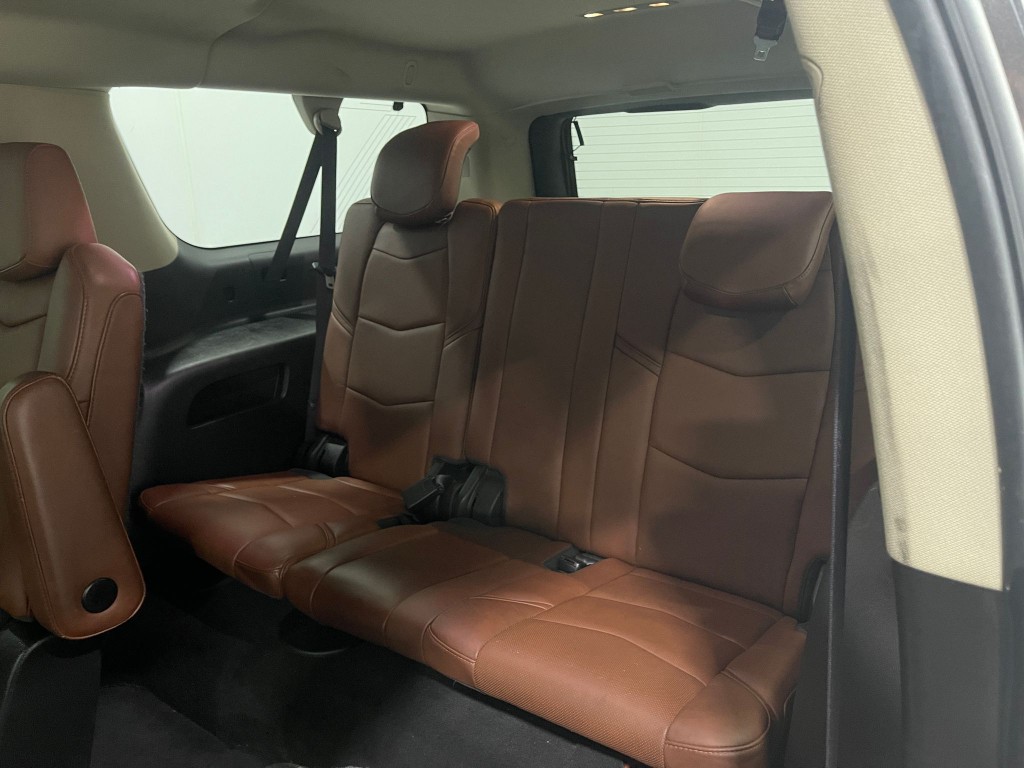 2016 Cadillac Escalade Image 27