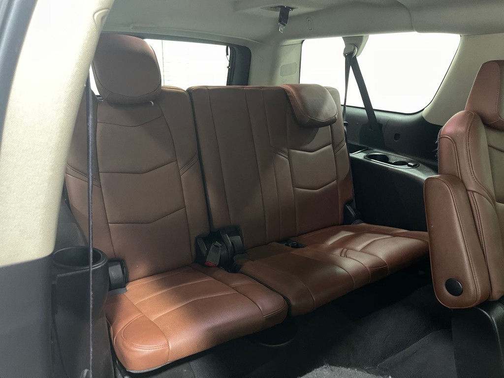 2016 Cadillac Escalade Image 28