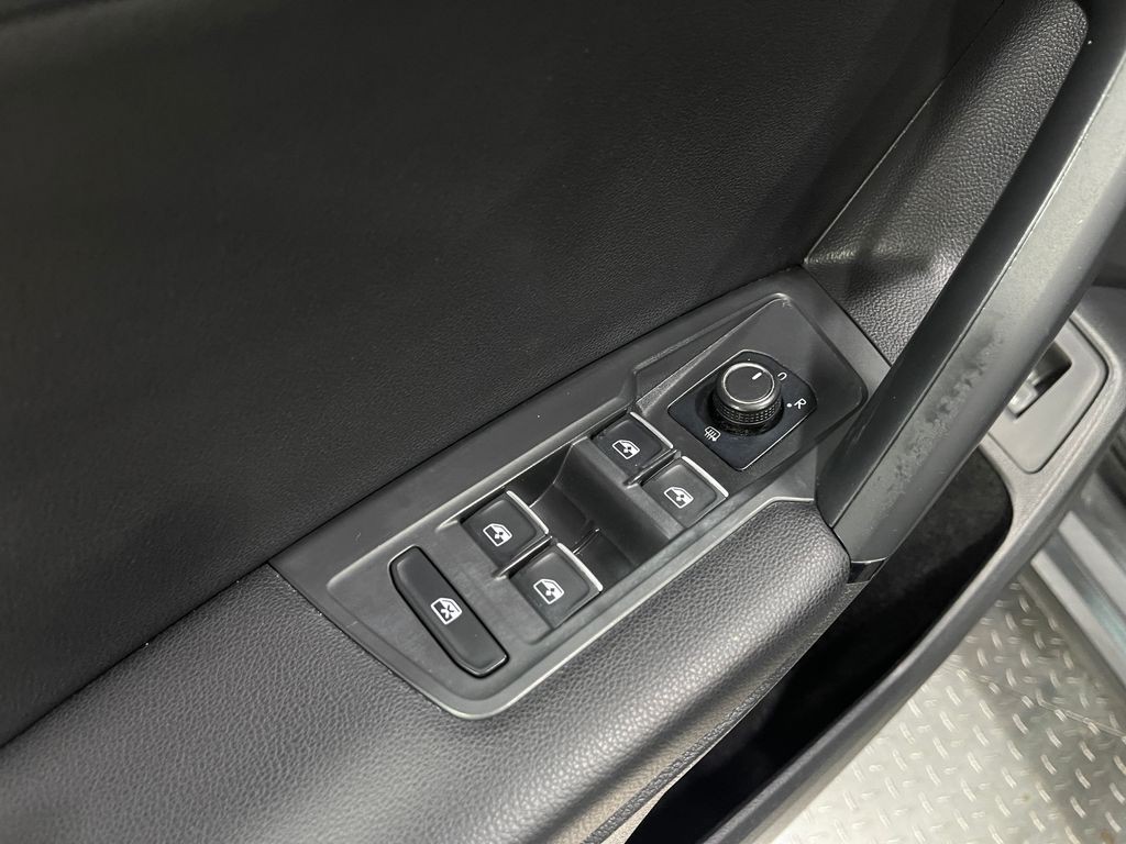 2019 Volkswagen Tiguan Image 16