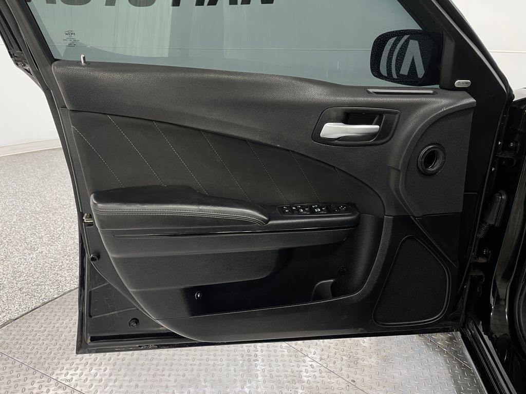 2018 Dodge Charger Image 16