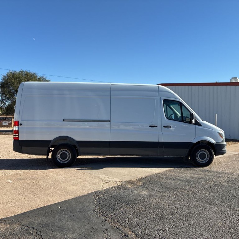 2017 Mercedes-Benz Sprinter Image 3