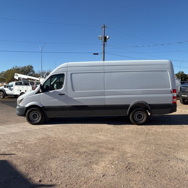 2017 Mercedes-Benz Sprinter Image 4