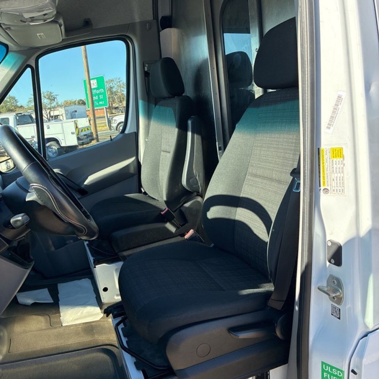 2017 Mercedes-Benz Sprinter Image 7