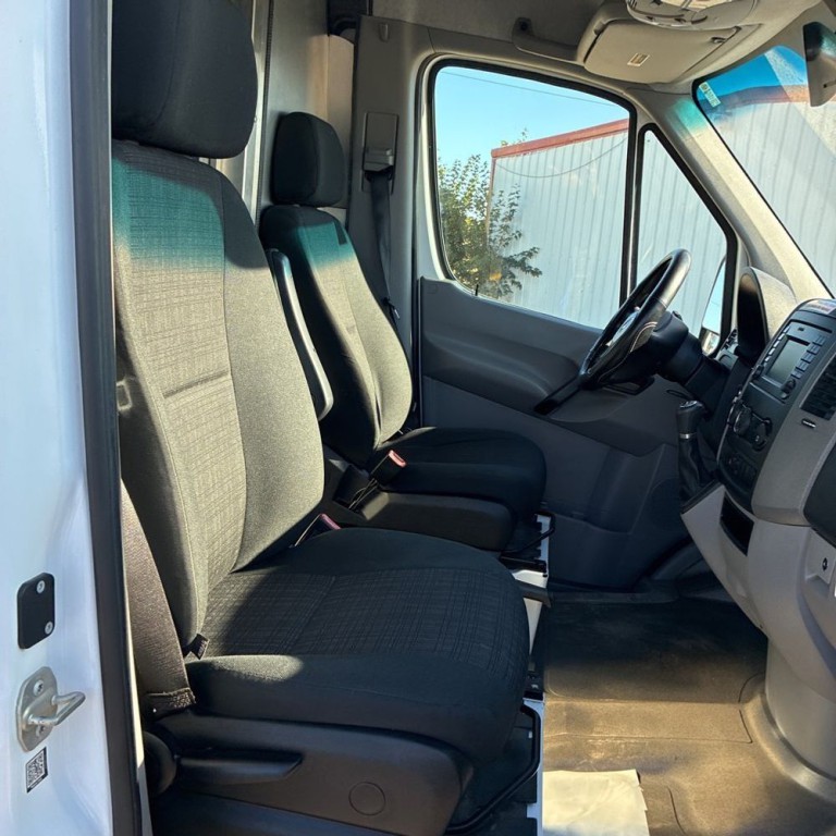 2017 Mercedes-Benz Sprinter Image 8