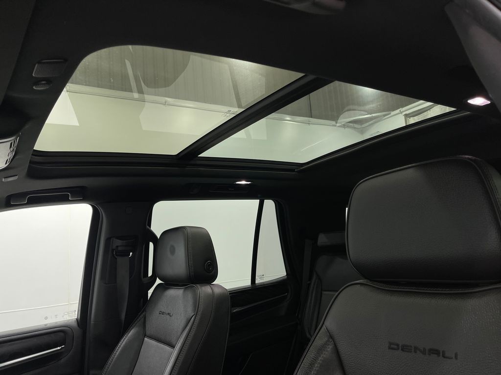 2021 GMC Yukon Image 12