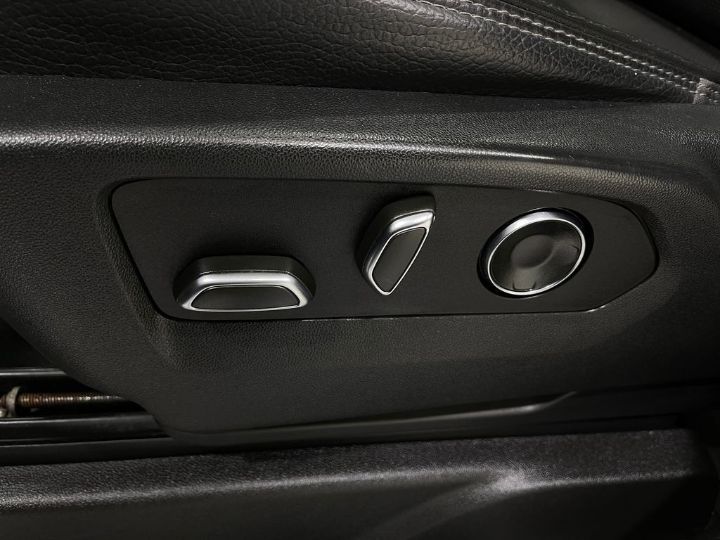 2021 GMC Yukon Image 18