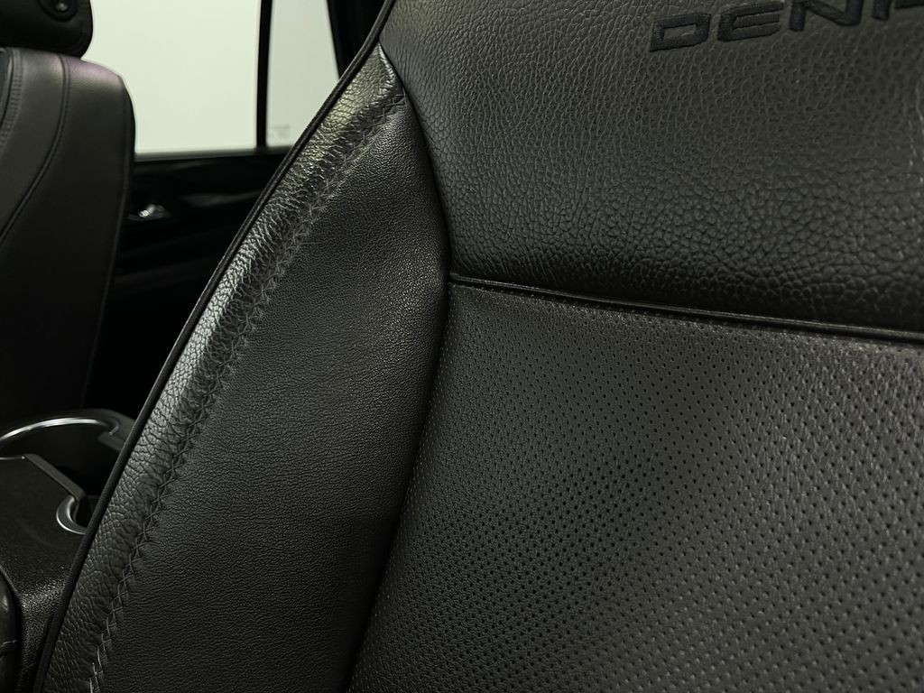 2021 GMC Yukon Image 19