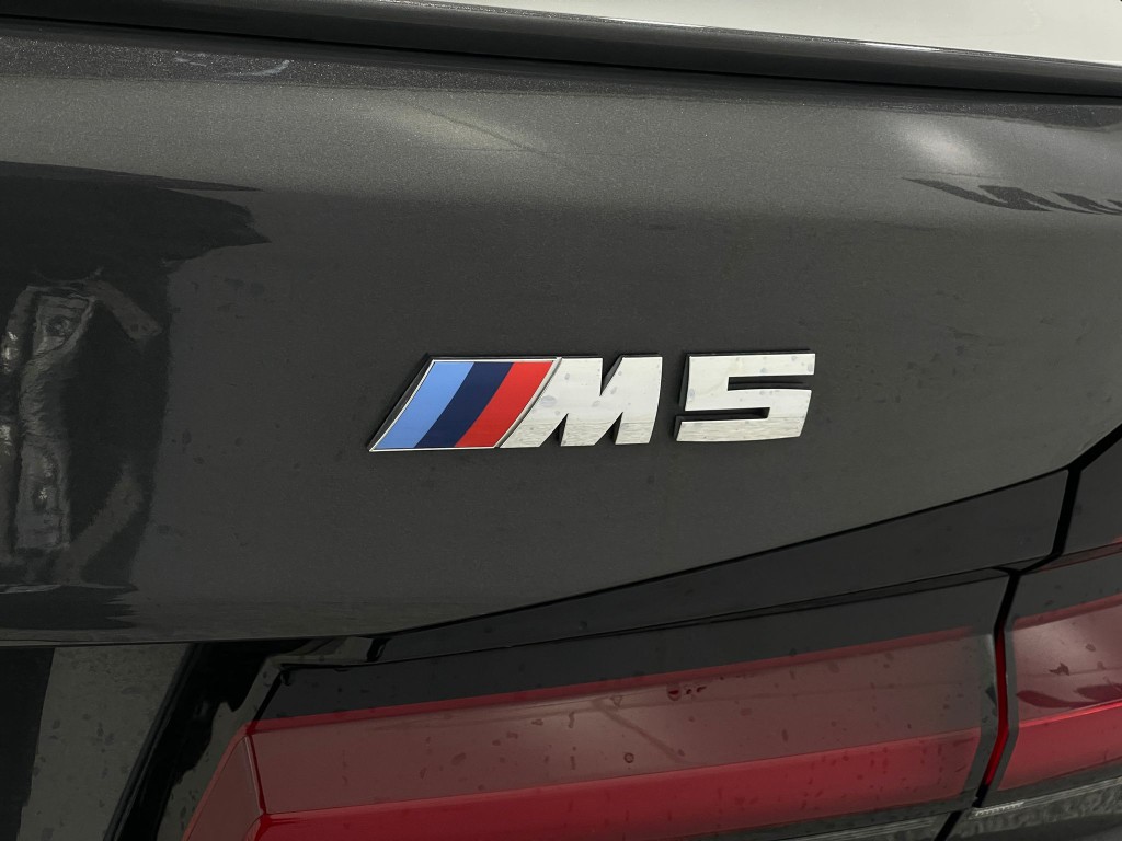 2021 BMW M5 Image 40