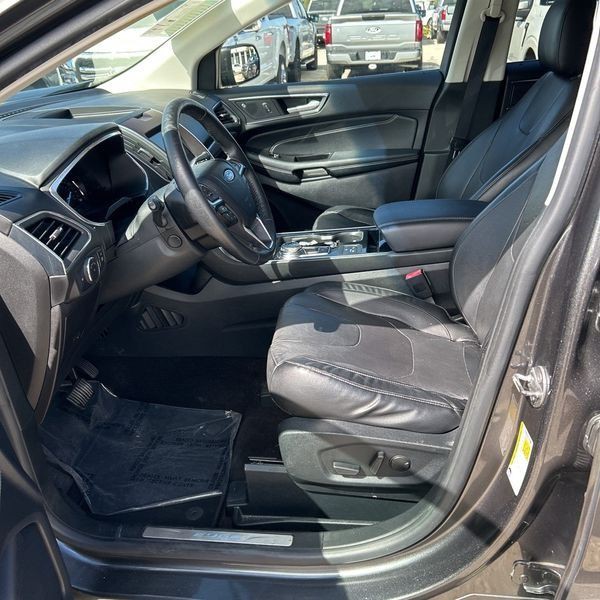 2020 Ford Edge Image 7