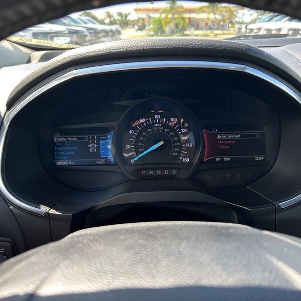 2020 Ford Edge Image 9