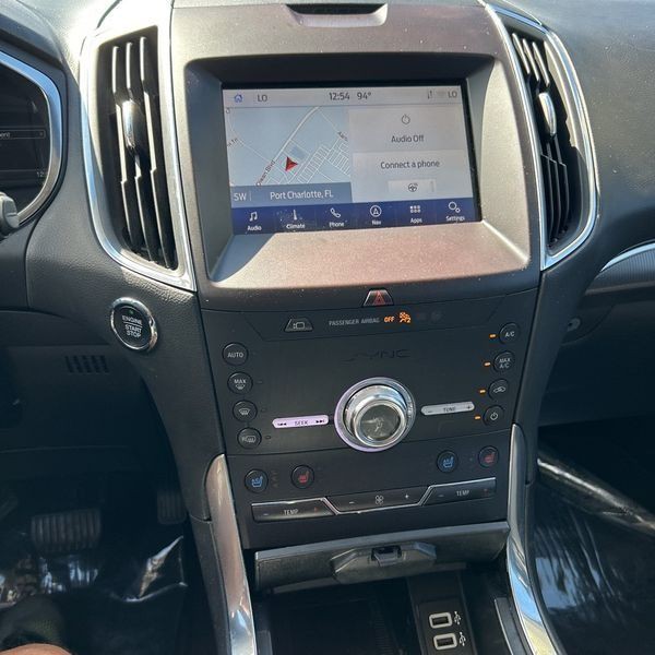 2020 Ford Edge Image 11
