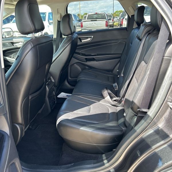 2020 Ford Edge Image 15
