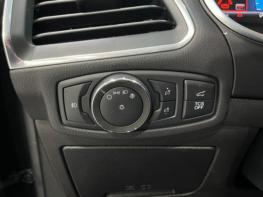 2020 Ford Edge Image 22