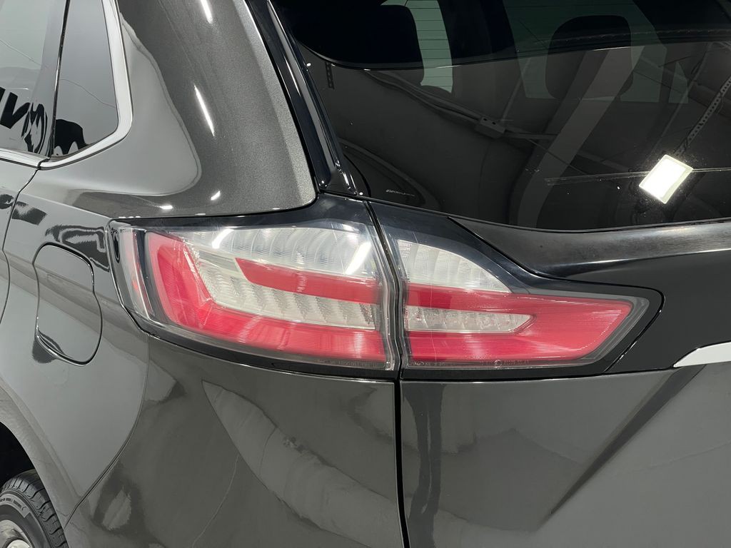 2020 Ford Edge Image 35