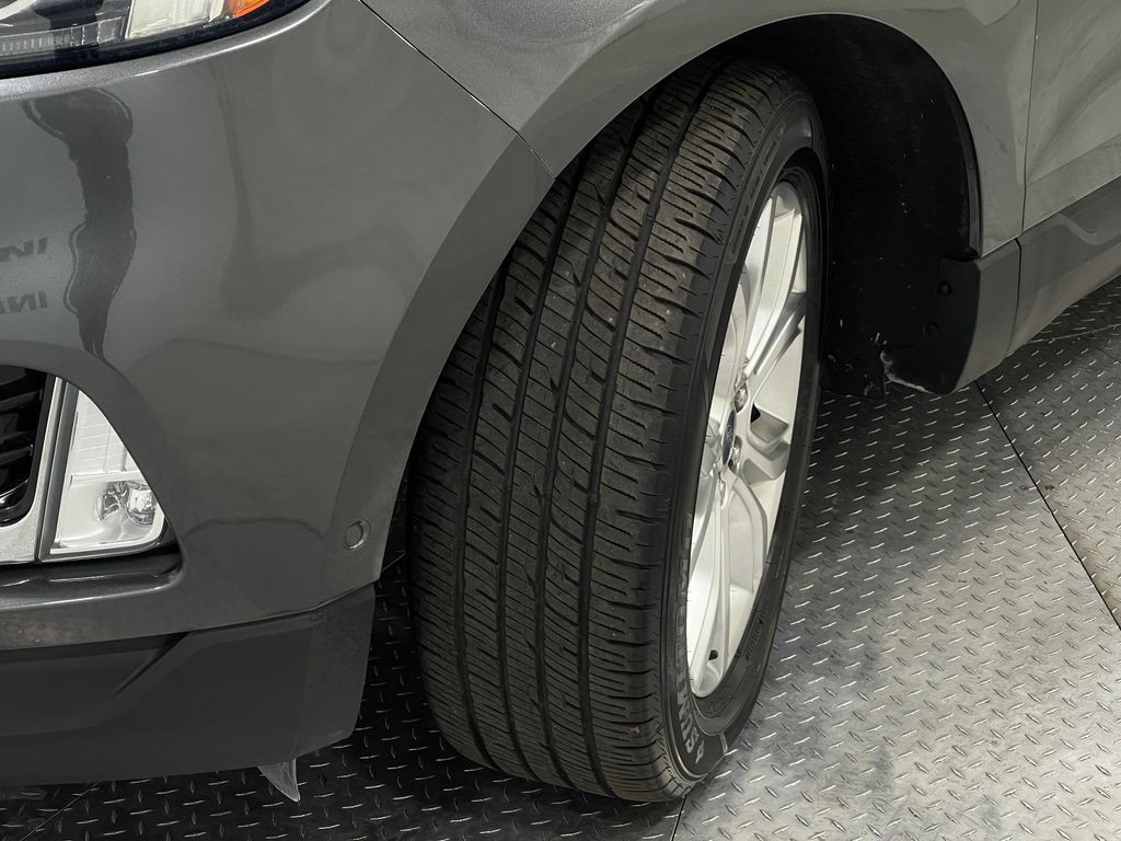 2020 Ford Edge Image 37