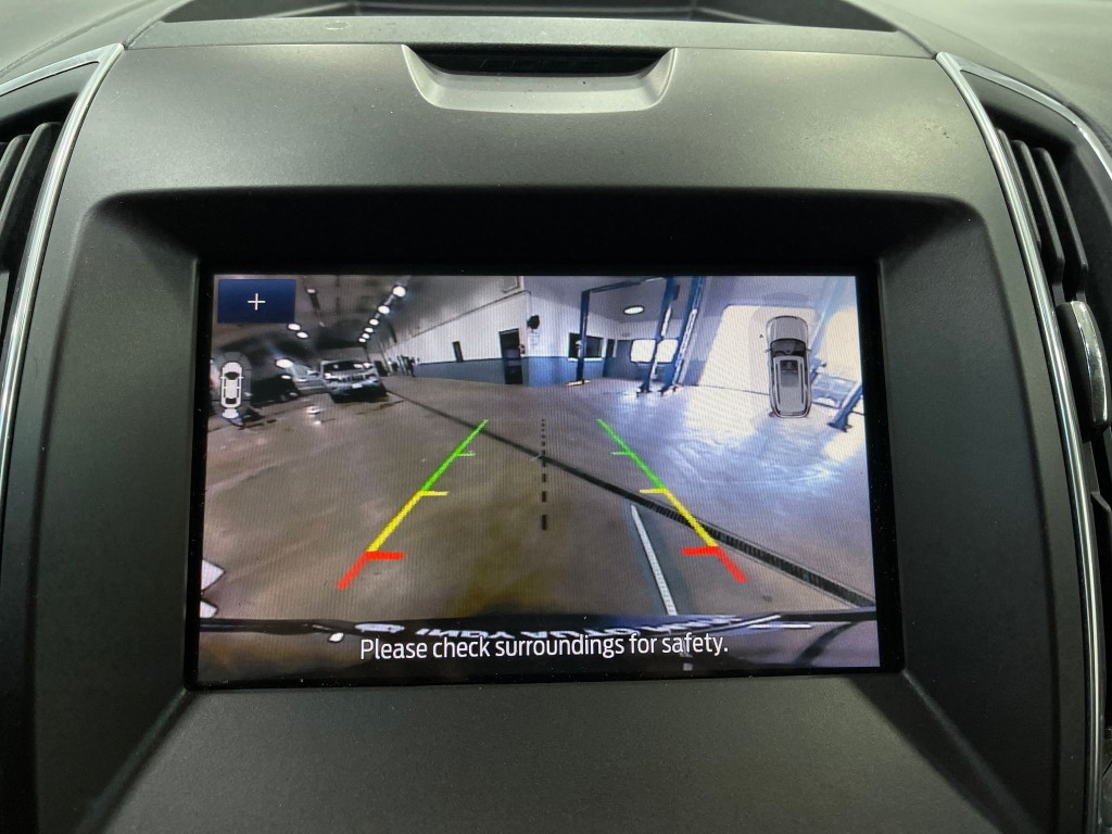 2020 Ford Edge Image 11