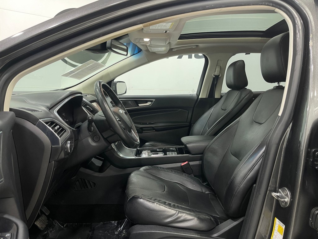 2020 Ford Edge Image 13