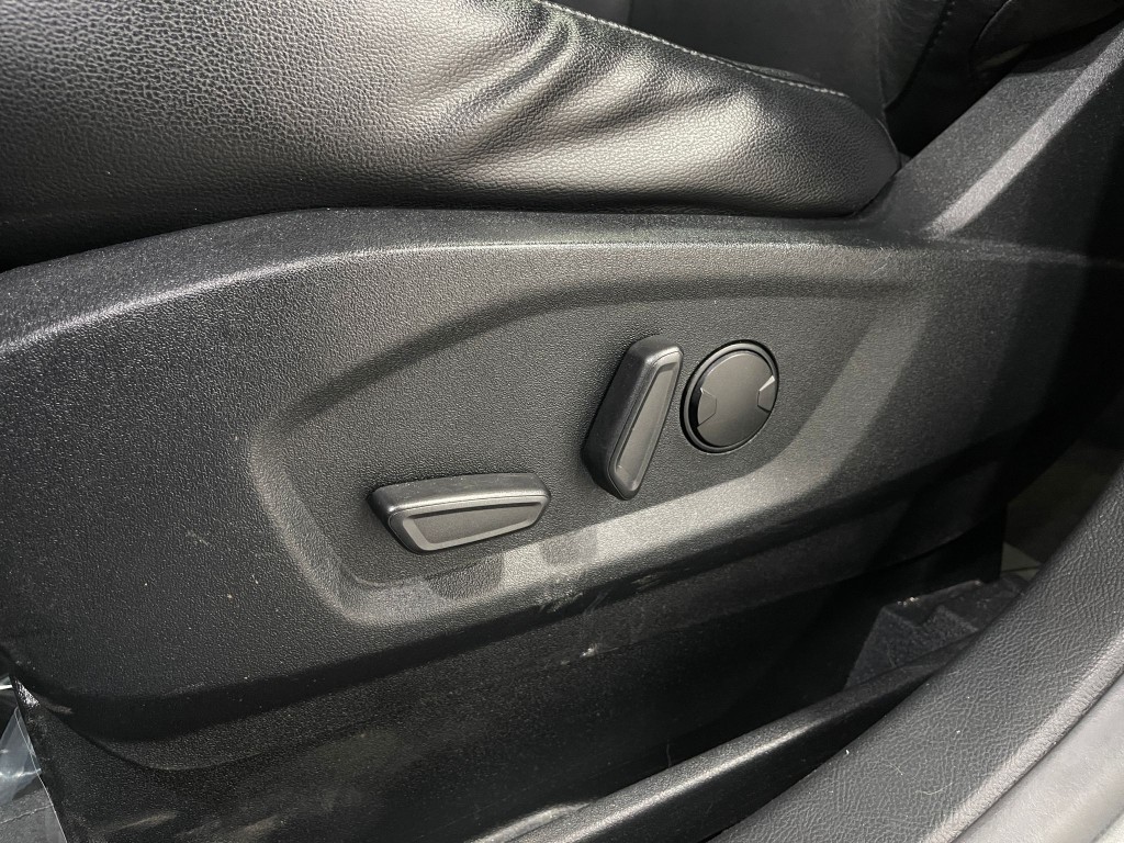 2020 Ford Edge Image 17